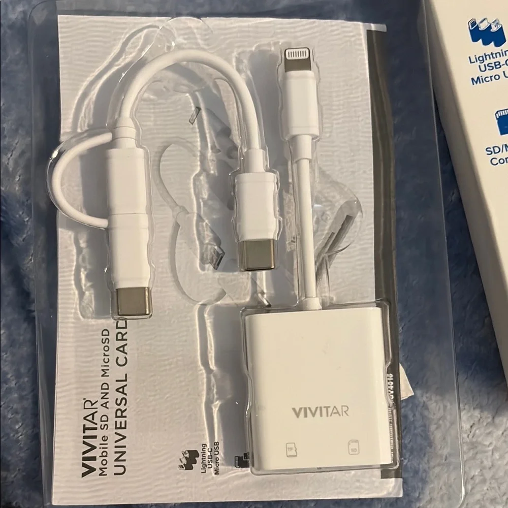 Vivitar White Universal Card Reader